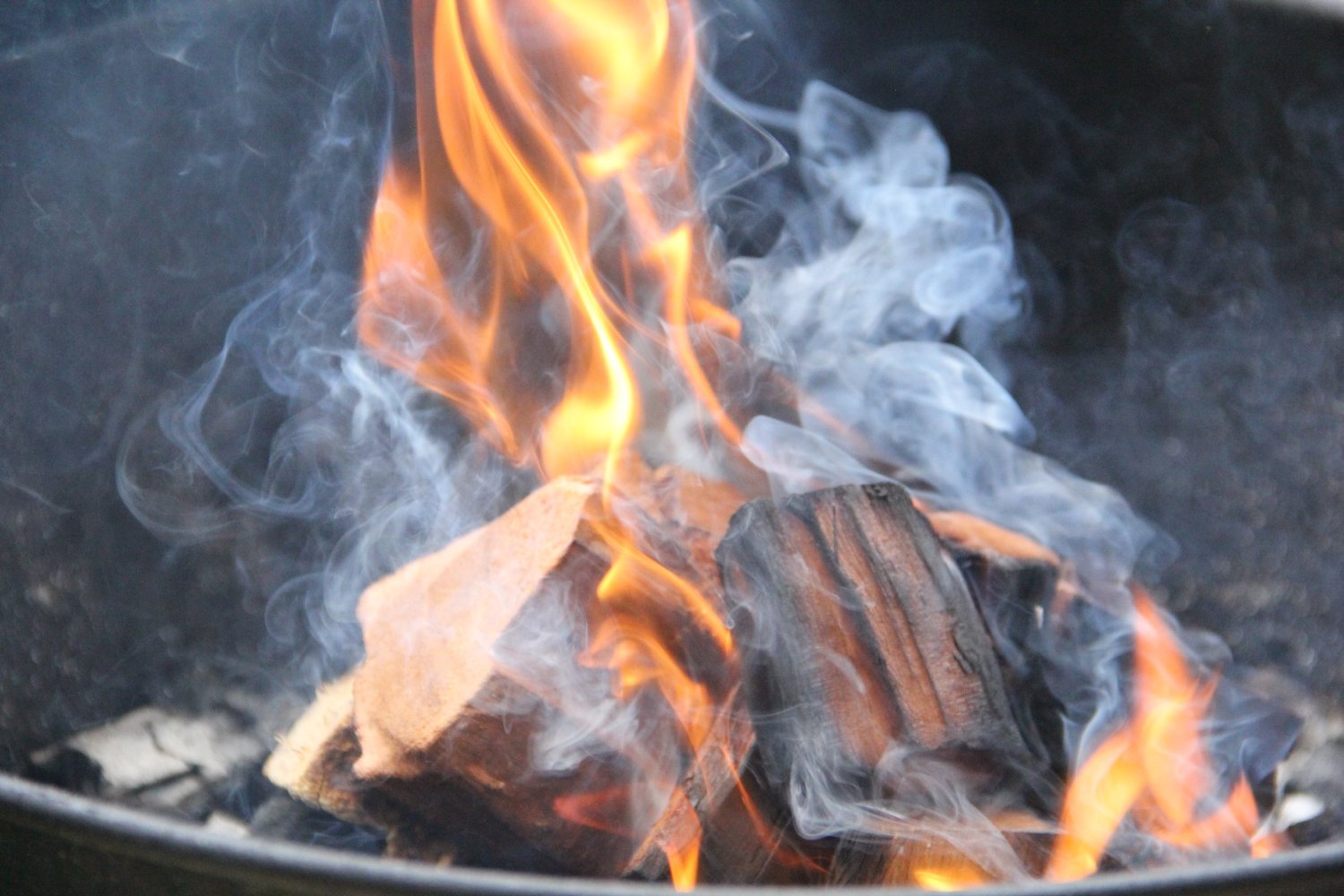 apple fire wood