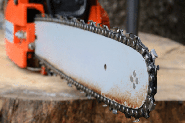 chainsaw-kickback-compressed chainsaw-kickback-compressed
