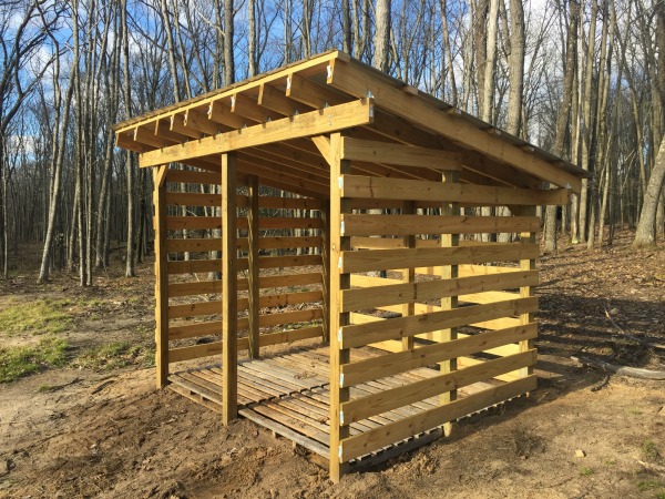 how to build a pallet shed