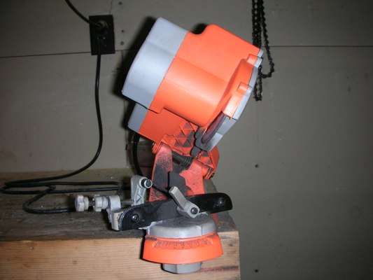 Chicago Chainsaw Sharpener Review Should You One Although This Is Just A Guess I D Say Ve Sharpened Around 100 Chains With My Sharpener Neighbors Family Members And Friends All Drop Off Chain