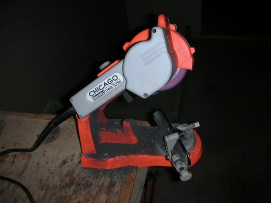 Chicago Chainsaw Sharpener Review Should You One I Mounted The Sharpener On My Work Bench And Read Included Instruction Manuel After A Small Learning Curve Getting Hang Of It Was
